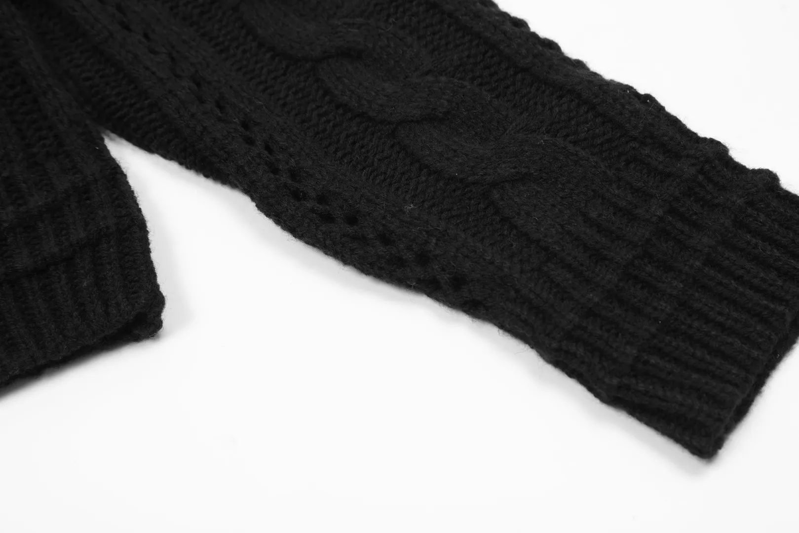 vivienne west wood West Queen Vivian Saturn New Retro "Unisex" Hollow Knitted Sweater Wool Round Neck 2024 Spring New Size: S -M- L Color: Apricot Black